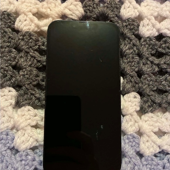 Apple Smartphone in Glossy Black - Picture 2 of 2